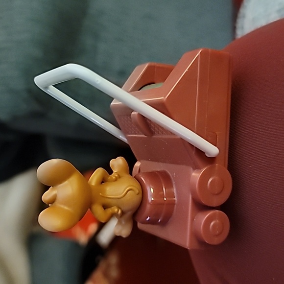 McDonalds Canada 2021 Tom & Jerry "Jerry's Lawnmower" Toy - Picture 3 of 4